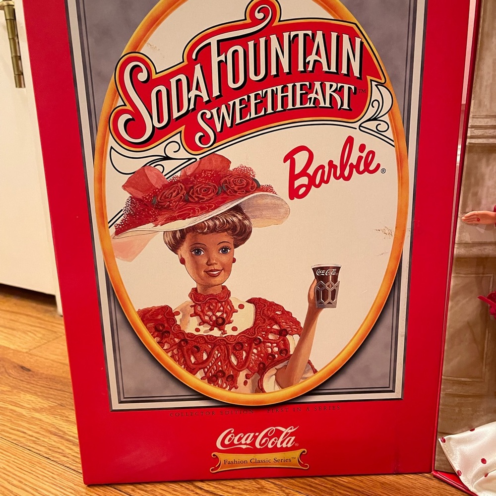 ❗️NEW❗️Soda Fountain Sweetheart Barbie - Picture 2 of 3